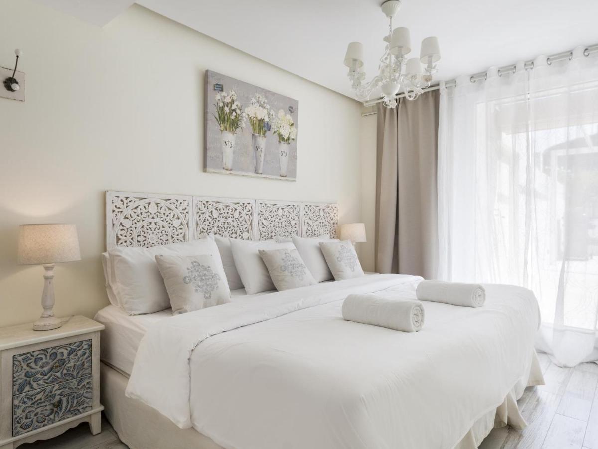Sitges Spaces Mediterranean Apartments 5 Bedrooms, 4 Bathrooms, 75M2 Terrace, Centre Sitges- Sleeps 11 Zewnętrze zdjęcie