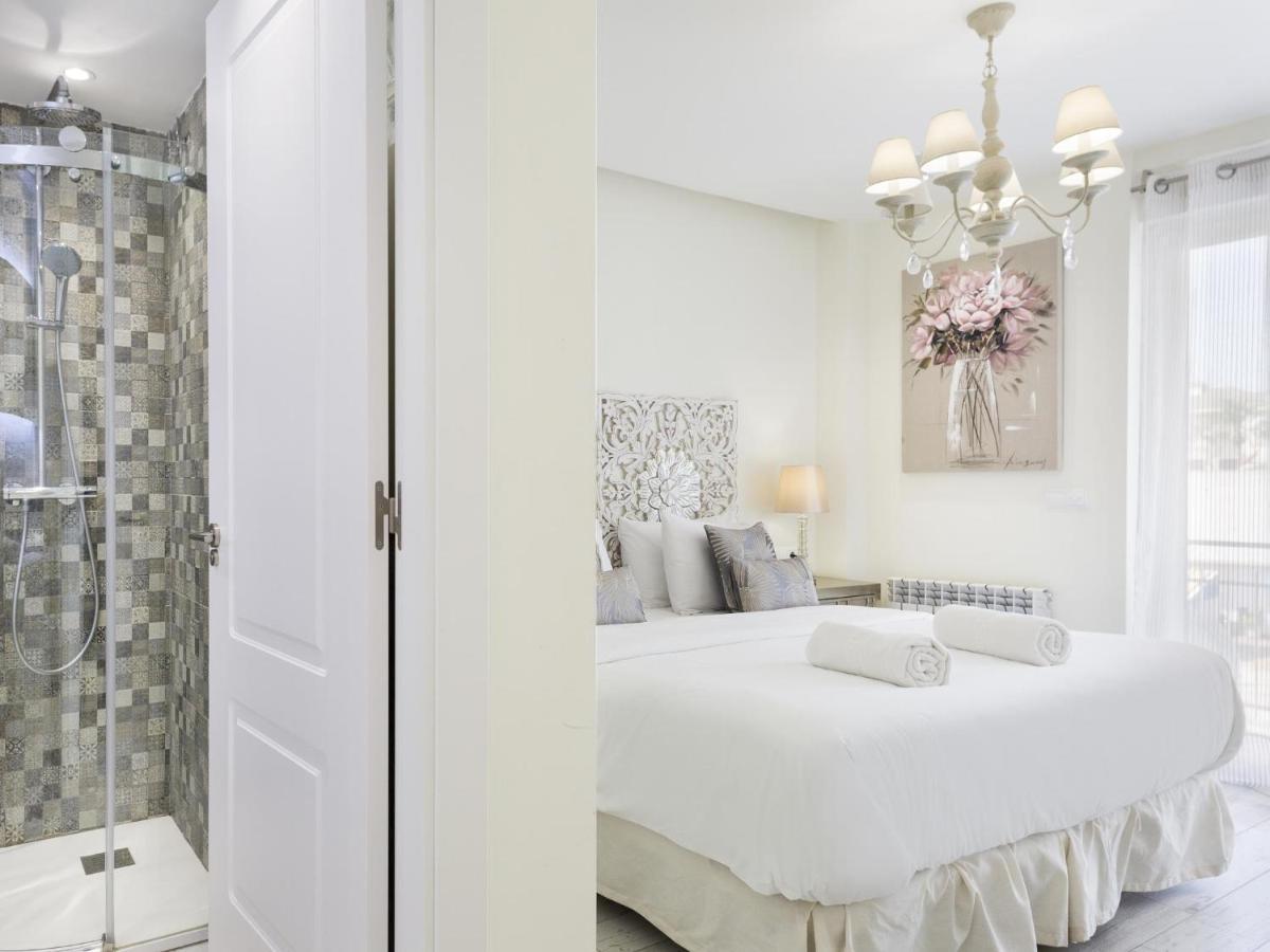 Sitges Spaces Mediterranean Apartments 5 Bedrooms, 4 Bathrooms, 75M2 Terrace, Centre Sitges- Sleeps 11 Zewnętrze zdjęcie