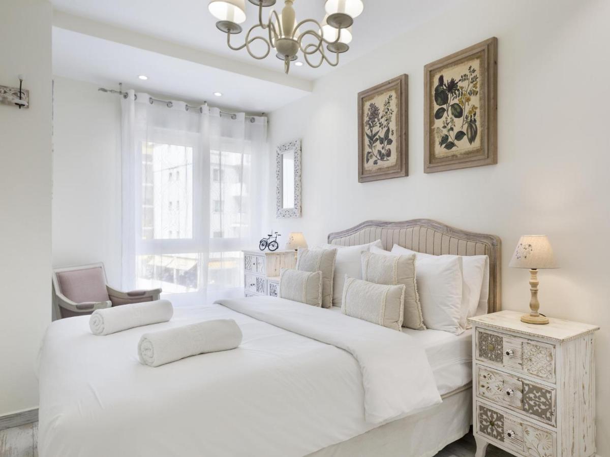 Sitges Spaces Mediterranean Apartments 5 Bedrooms, 4 Bathrooms, 75M2 Terrace, Centre Sitges- Sleeps 11 Zewnętrze zdjęcie